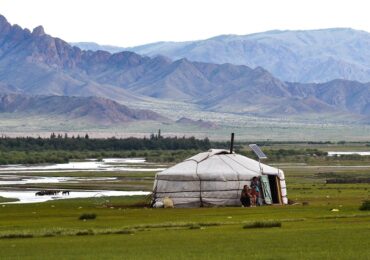 Mongolia, the nomadic escape